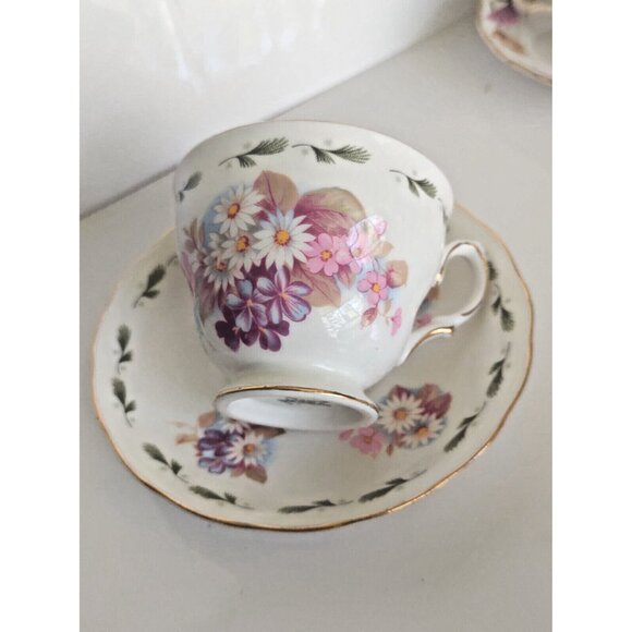 Colclough Bone China Tea Cup & Saucer (8238) Daisies - 1950's - Picture 12 of 13